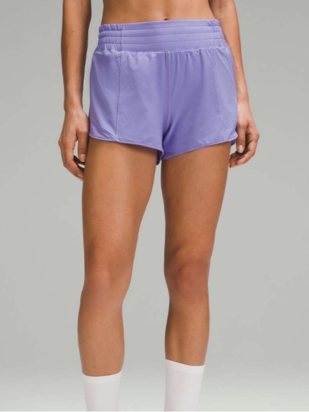 Lululemon Hotty Hot High-Rise Lined Short 2.5"
Dark Lavender Size 12